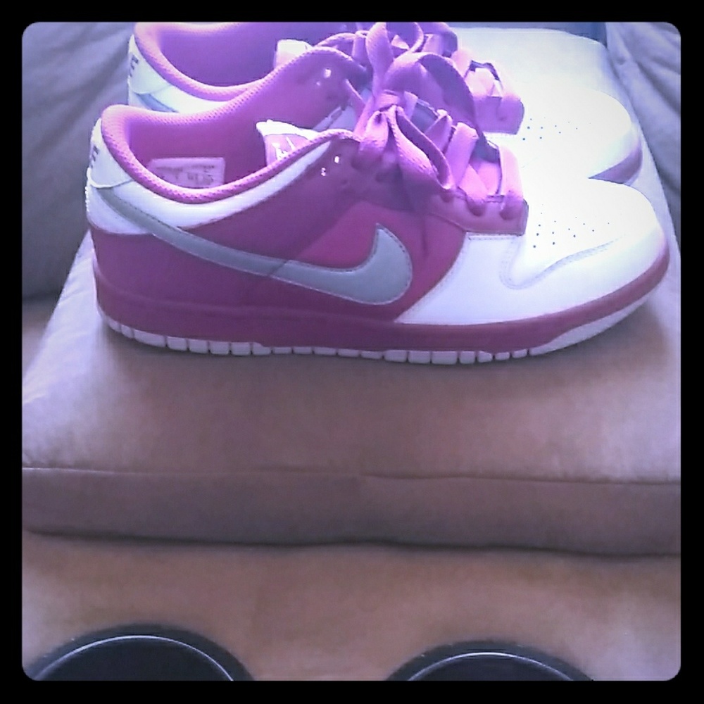 Women's Nike gym shoes